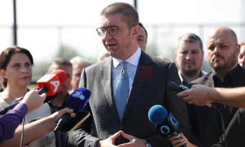 Mickoski:Janë të mundshme pengesa nga opozita në punën e Komisionit për financim për kredinë nga Hungaria