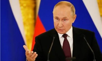 Putin: Lifting Ukraine arms restrictions means NATO involved in war