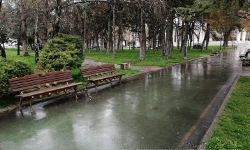 Më së shumti shi gjatë 24 orëve të fundit ka rënë në Krushevë, më ftohtë në Kodër të Diellit