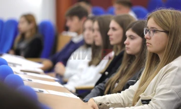 Во Собранието јавна дебата за младински политики и законот за младинско учество