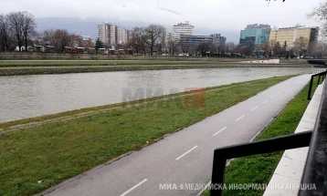 Nesër mot me vranësira dhe reshje të shiut, temperaturat deri në 25 gradë