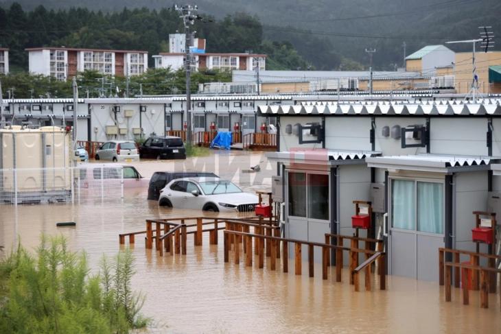 Најмалку шест жртви во поплавите во Јапонија