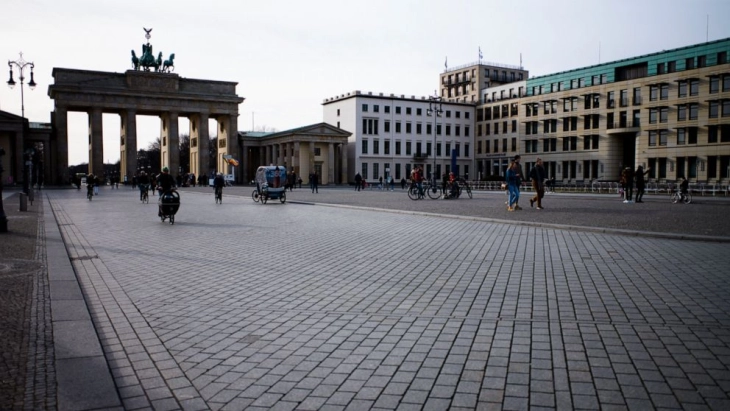 Economists lower forecast for German, expect GDP to shrink 0.1%