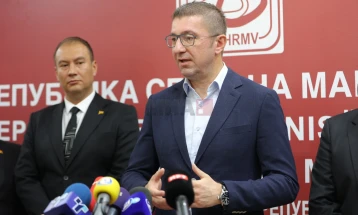 Mickoski: Qeveria është e hapur për takime me shoqatat që kërkojnë dalje nga 