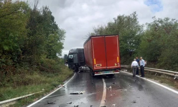 Collision between two cargo trucks disrupts traffic on the Kumanovo-Kriva Palanka highway