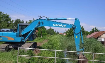 Чистење на каналската мрежа во општина Илинден