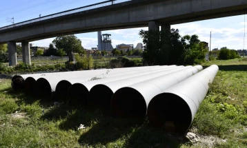 City heating company installs heating pipes under Belasica Bridge