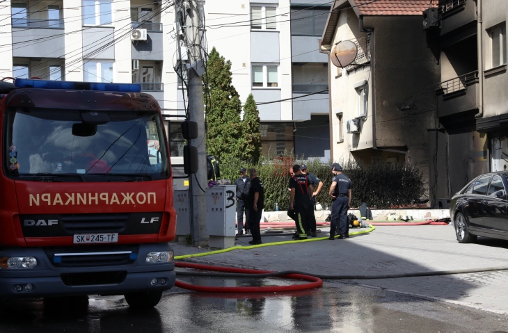 Обид за кражба во зградата во Чаир во која вчера настана пожар, приведени две лица