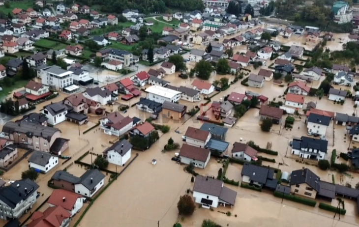 Përmbyten pjesë qendrore të disa qyteteve në BeH, situatë më e rëndë në Jabllanicë