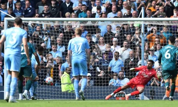 Liverpool at league summit as Man City and Arsenal seal comeback wins