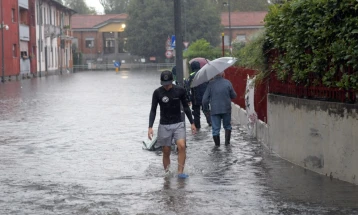 Реката Ламбро се излеа во близина на Милано