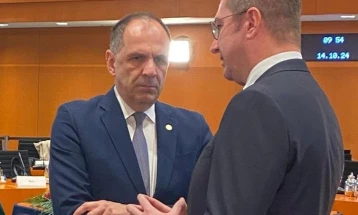 Mickoski and Gerapetritis hold brief exchange during Berlin Process Summit