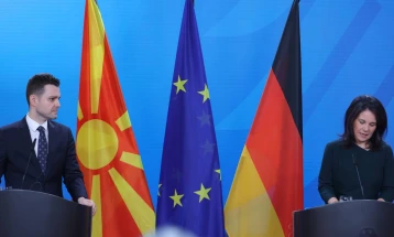 Baerbock: Berlin in favor of dropping consensus requirement, but until that happens, Skopje must honor compromises