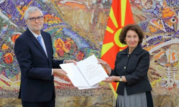 Siljanovska Davkova i pranoi letrat kredenciale të ambasadorit të sapoemëruar të Republikës Lindore të Uruguajit, Alberto Antonio Rodrigez Gonji