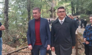 Mickoski: Deri në mesin e nëntorit subvencione mbi një miliard e treqind milionë denarë për rreth 20.000 bujq