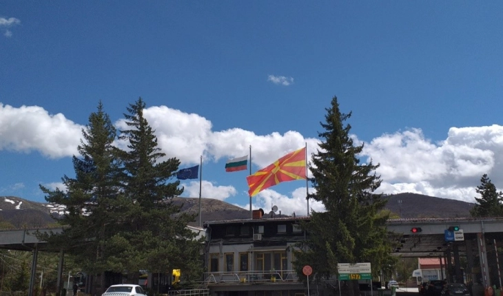 На ГП Деве Баир лишен од слобода турски државјанин, покажал две фалсификувани зелени карти за товарно возило и полуприколка