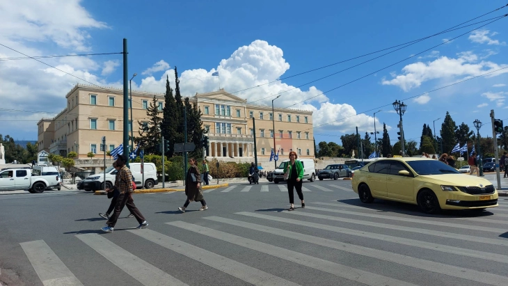 Анкета: Речиси седум од десет Грци сметаат дека земјата оди во погрешна насока