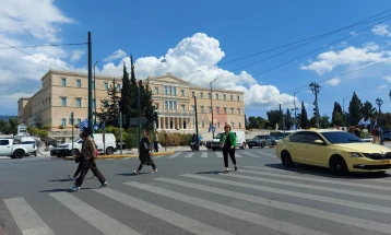 Анкета: Речиси седум од десет Грци сметаат дека земјата оди во погрешна насока