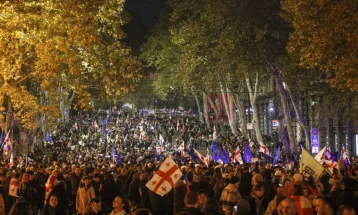 Mijëra protestues u mblodhën para Parlamentit të Gjeorgjisë për të protestuar kundër rezultateve zgjedhore