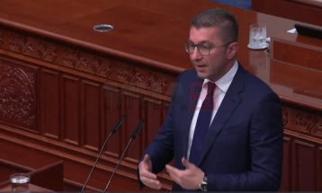 Mickoski për Bexhetin: Vetingu është qëndrimi, ndërsa pas perdes është tefteri prej ku vijnë vendimet nga Reçica e Vogël