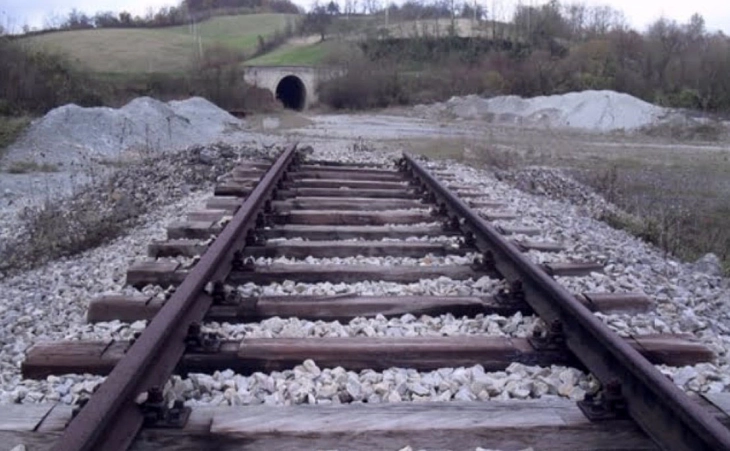 Railway tunnel with Bulgaria to be build by one contractor, price and project to be revised