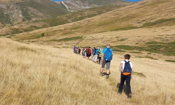 Полицијата ги пронајде планинарите кои се изгубија во тетовско