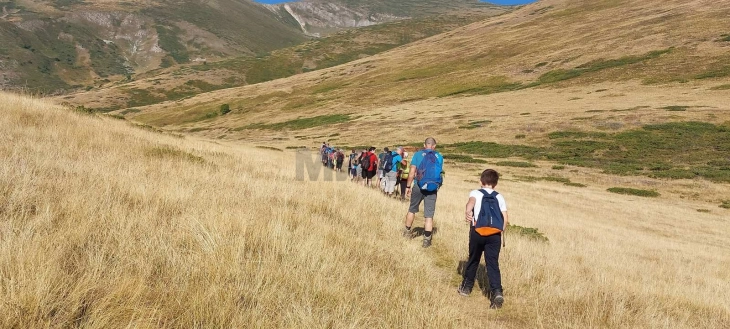 Policia i gjeti alpinistët që humbën në rajonin e Tetovës