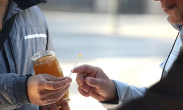 Konsumatorët të zgjedhin bletar amë, siç kanë mjekë amë, kasap, parukier ose stomatolog