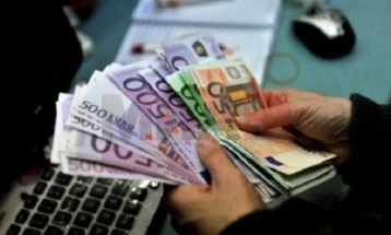 Rezervat devizore në tetor u rritën për 568.9 milionë euro