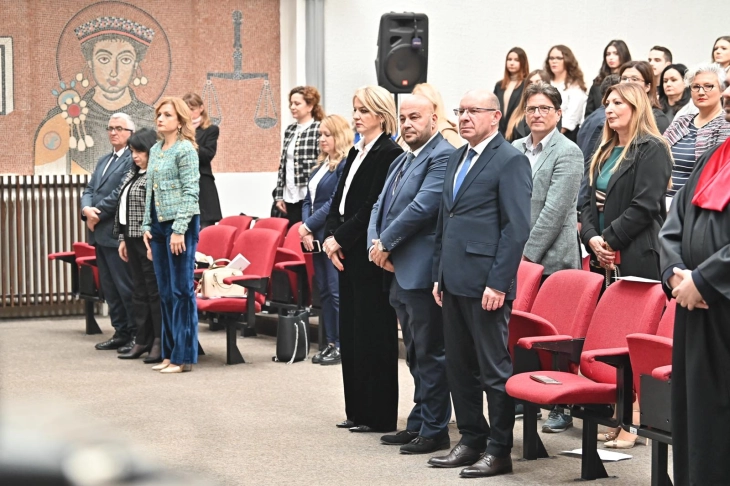 Костадиновски: Законодавецот мора да води грижа за правното дејство на одлуките на Уставниот суд и да обезбеди уставно-судска контрола и санкција на сите акти на државната власт