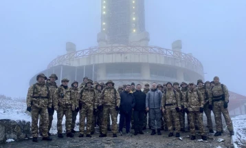 Директорот Јанев на кондиционен марш на Единицата за брзо распоредување