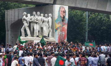 Rreth 1500 njerëz e humbën jetën në protestat në Bangladesh që çuan drejt dorëheqjes së kryeministres Sheih Hasina