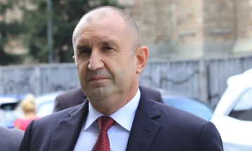 Presidenti bullgar Radev e uroi Shekerinskën