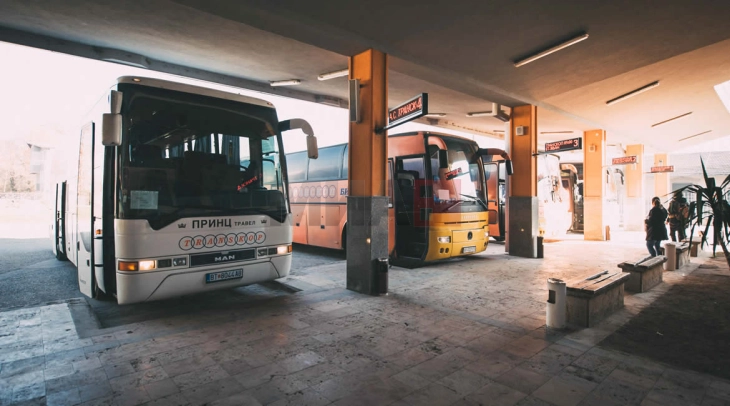 Më pak udhëtarë janë transportuar në transportin rrugor në tremujorin e tretë