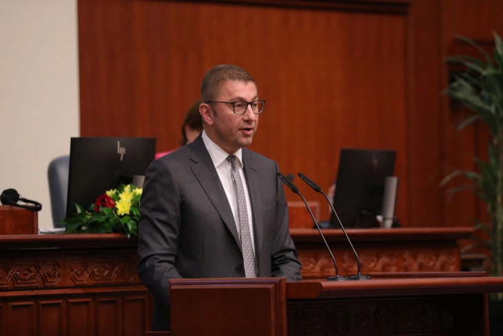 Leading Gov’t exclusively in line with the interests of Macedonia, says PM 