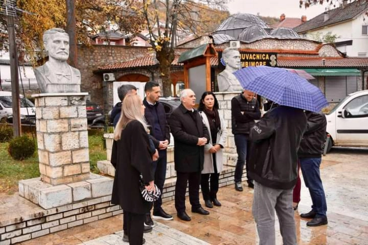 Во Дебар одбележан Денот на албанската азбука