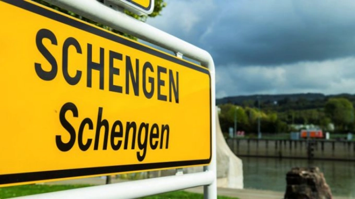 Austria lifts veto on Schengen entry for Bulgaria and Romania