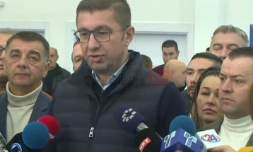 Mickoski: Me bankat është dakorduar norma e interesit prej 1,95 për qind për kredinë hungareze për kompanitë