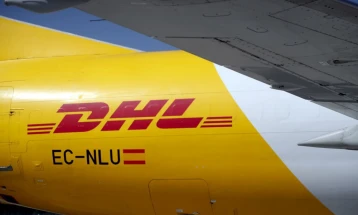 DHL: Авион од наш партнер што пренесувал пратки изврши „принудно слетување“ во Литванија, започна истрага