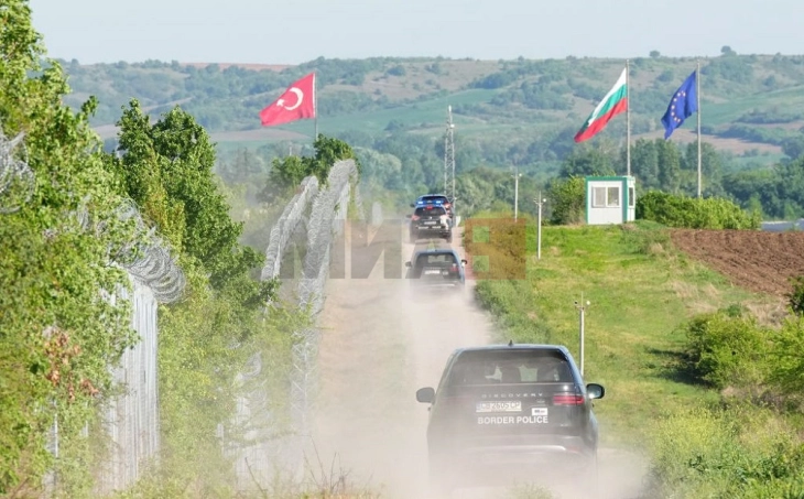 Полицајци од Романија, Унгарија и Австрија ќе ја чуваат бугарската граница кон Турција 