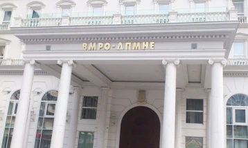 ВМРО-ДПМНЕ: Членовите и активистите на ДУИ дозволуваат Артан Груби да ја приватизира партијата