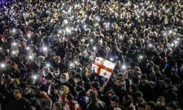 Во Грузија и вечерва продолжија антивладините протести