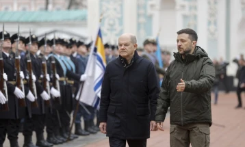 Sholc e paralajmëroi Putinin gjatë qëndrimit në Kiev: Ne mbetemi të fuqishëm