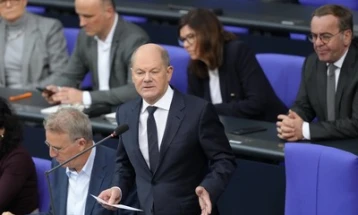 Germany's Scholz: Ukrainian refugees must find work or return home