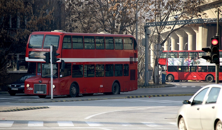 Автобусите од ЈСП утре ќе возат по неделен возен ред