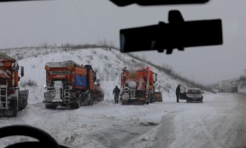 Ndalesë për kamionë në rrugën Gostivar-Kërçovë