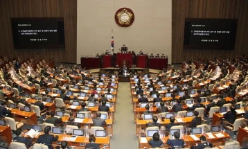 Јужнокорејскиот Парламент го усвои предлогот за разрешување на началникот на полицијата и министерот за правда