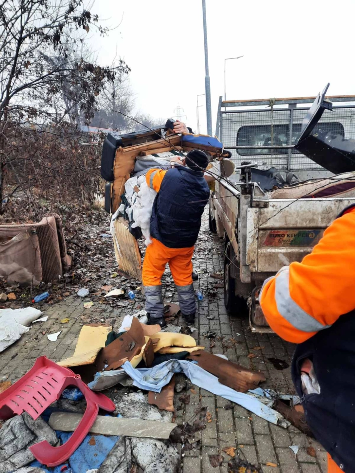 ЈП Комунална хигиена отстрани голема дива депонија на улицата Цетинска во Општината Бутел