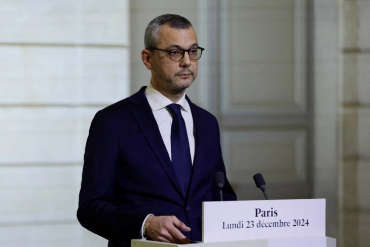 New French government presented in Paris, major challenges ahead