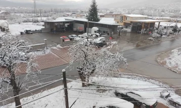 На патиштата во Дебарско сообраќајот се одвива тековно, но, поради влажни коловози, се препорачува внимателно возење